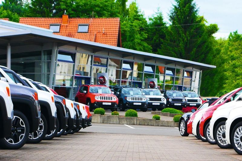 Seit vielen Jahren schon belegt Klos Automobile aus dem Saarland im Volumen-Ranking der Fiat-Importeurstochter stets einen der Spitzenplätze. Dabei hat der Familienbetrieb bis zur Mitte der neunziger Jahre eher kleine Brötchen gebacken. (Klos)