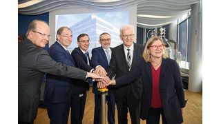 v.l. Hubertus von Baumbach, Dr. Michel Pairet, Michael Schmelmer, Dr. Ralf Schumacher, Ministerpräsident Winfried Kretschmann, Dr. Sabine Nikolaus weihen das BDC ein (Bild: Boehringer Ingelheim)