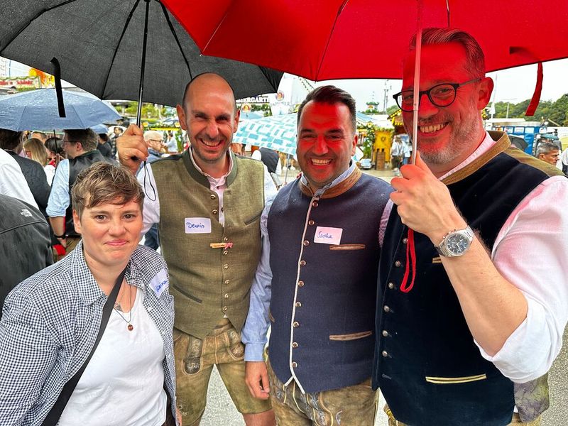 (v. l.) Marina Bohne und Dennis Gazdig (Ingram Micro) mit Sascha Arora und Thomas Klingelhöffer (Trend Micro). (Bild: Vogel IT-Medien GmbH)