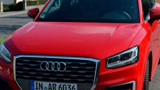 Unter dem Motto „Auf zu neuen Abenteuern“ führte Audi den Q2 vor rund einem Jahr im Handel ein.  (Michel/»kfz-betrieb«)