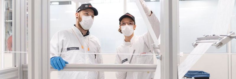 Bosch-Sondermaschinenbau entwickelt Spezialanlage zur Maskenfertigung.(Bild:  Bosch)