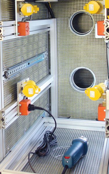 Vier unterschiedliche Betriebsspannungen sind in den Prüfkammern verfügbar, die über die Steuerung per Touchscreen angewählt werden können. (Siemens)