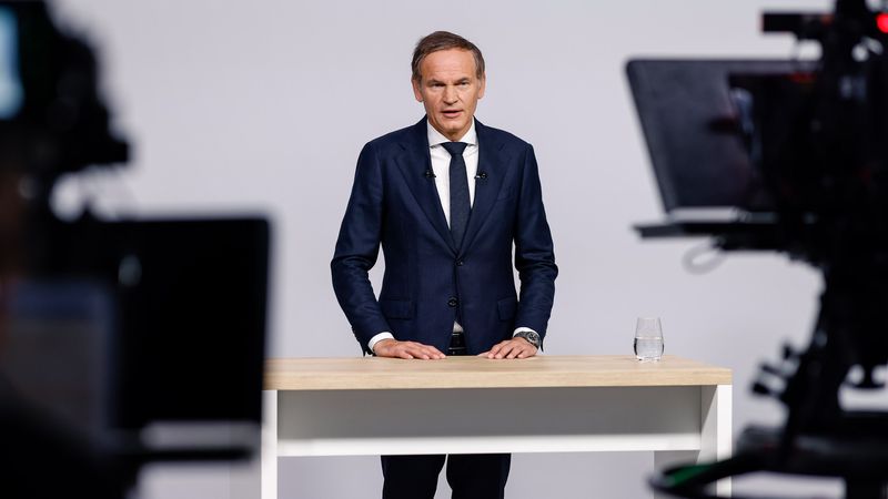 Oliver Blume hat den Sparkurs des Autoherstellers bekräftigt.(Bild:  Volkswagen)