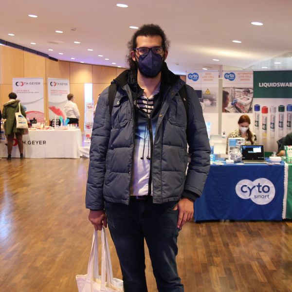 Besucherstimmen der LAB-SUPPLY Münster 2021John Hillenbrand, Hans-Böckler-Berufskolleg Münster:  „Wir können uns hier Vorträge anhören und mit den Firmenvertretern sprechen. Das hilft vielleicht bei späteren Bewerbungen.“   Weitere Infos zu den kommenden LAB-SUPPLY-Messen finden Sie auf www.lab-supply.info.    (LABORPRAXIS, C. Lüttmann)