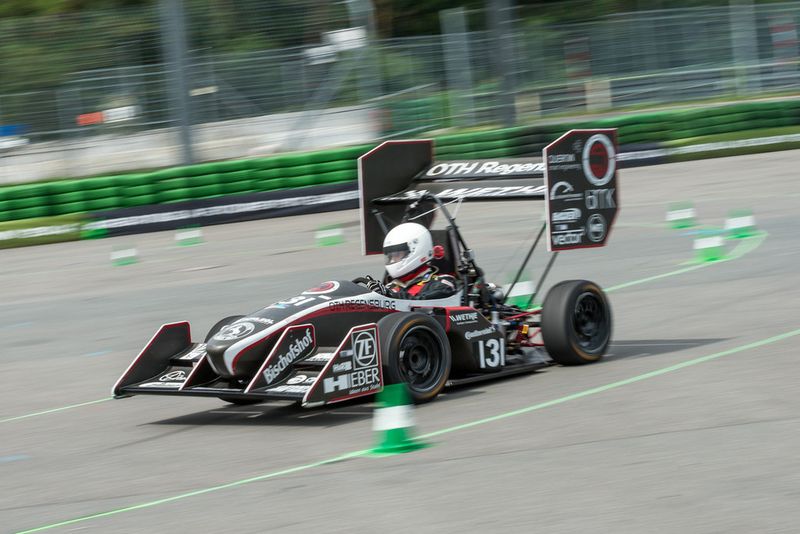 115 Studenten-Team kämpften am 29. Juli bis 3. August um den Sieg bei dem Formula Student Germany Wettbewerb 2014 am Hockenheimring (Formula Student Germany/Grams)