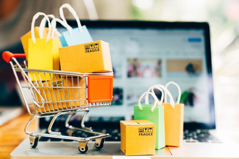 Smarte Shopping-Helfer sind eine der künftigen KI-Funktionen, die Google in seine Suchmaschine integrieren möchte.(Bild: ©  Mymemo - stock.adobe.com)