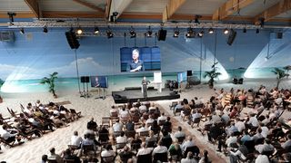 Die 20. Hamburger Logistiktage stehen mit der Strandatmosphäre des „Beach Hamburg“ für ein kreatives Umfeld, Inspiration und neue Ideen. (Bild: Straitforward)