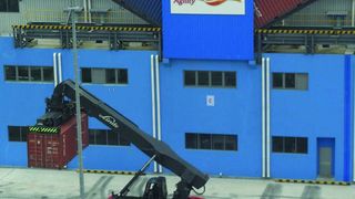 Die Logistikanlage in Shanghai wurde am 9. Juni 2010 offiziell in Betrieb genommen. Bild: Schmidt (Archiv: Vogel Business Media)