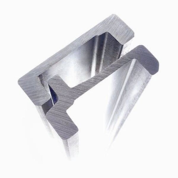 Bild 2: Atlet setzte bei der Bearbeitung der Profile keine Schneidbrenner, sondern Fräsen ein, die keine Wärme erzeugen und Material und Maßhaltigkeit nicht negativ beeinflussen. Bild: Mannstaedt (Archiv: Vogel Business Media)