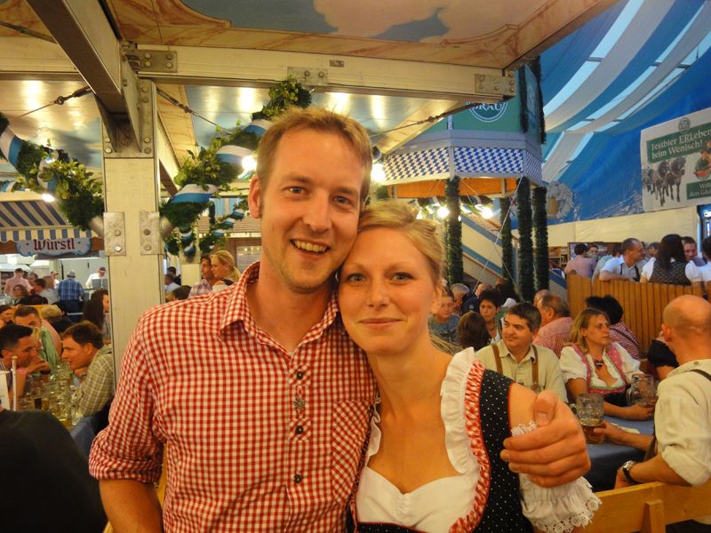 Sebastian und Marieke Niehues, AOC, waren das erste Mal auf dem Gäubodenfest. (Archiv: Vogel Business Media)