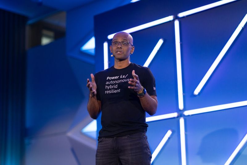 Bargav Balakrishnan, Vice President, Product Management bei IBM, geht näher auf die technischen Neuheiten von „Power11“ ein. (Bild: IBM)