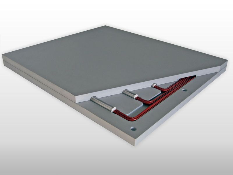 Busse-Elektroheizplatte mit Heizpatronen als Kernstück der Temperierung. (Busse)