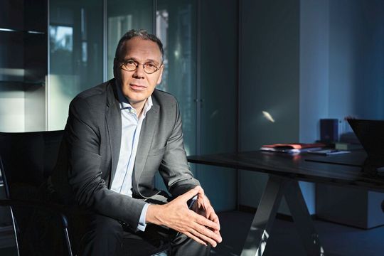 BV-Med-Geschäftsführer Dr. Marc-Pierre Möll: „Diese Zahlen unserer Herbstumfrage bestätigen, dass wir jetzt die im Koalitionsvertrag angekündigte Stärkung des Medizintechnik-Standorts Deutschland angehen müssen und eine Entlastung der Unternehmen von starker Bürokratie dringend benötigen.“ BV-Med-Geschäftsführer Dr. Marc-Pierre Möll: „Diese Zahlen unserer Herbstumfrage bestätigen, dass wir jetzt die im Koalitionsvertrag angekündigte Stärkung des Medizintechnik-Standorts Deutschland angehen müssen und eine Entlastung der Unternehmen von starker Bürokratie dringend benötigen.“
