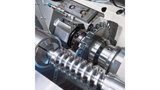 Schneckenfertigung auf der Gleason-P90-­Wälzfräsmaschine. (Gleason)