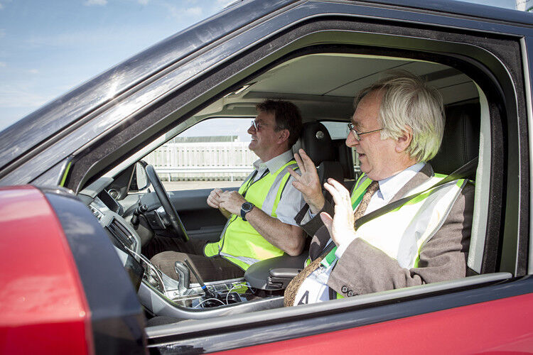Im Test- und Entwicklungszentrum Gaydon arbeitet Jaguar Land Rover an Aspekten des lautomatiserten Fahrens sowie der verbesserten Gestensteuerung von Fahrzeug und Telematiksystemen. (Foto: Jaguar Land Rover)