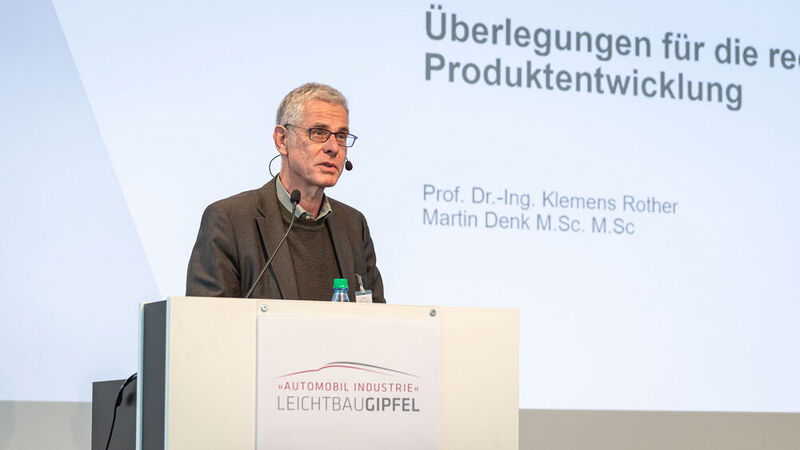 Klemens Rother ist Professor an der TU München, unter anderem im Fachgebiet „Leichtbau Fahrzeugtechnik“.