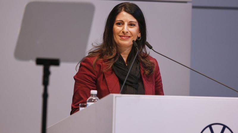 Daniela Cavallo hat bei einer Betriebsversammlung von Volkswagen mehr Disziplin bei dem Autohersteller angemahnt. Im Bild: Cavallo bei einer Veranstaltung im Jahr 2023.(Bild:  Volkswagen)