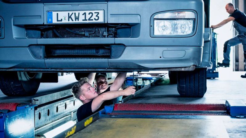 Bei der Festlegung der Flottengrenzwerte für Nutzfahrzeuge fordert der ZDK von der Bundesregierung, auch synthetische Kraftstoffe zu berücksichtigen.(Bild:  Promotor)