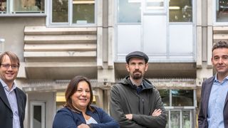 Robert Kourist, Anna Maria Coclite, Robert Legenstein und Francesco Greco freuen sich über die Förderung ihrer Forschungsarbeit im EU-Programm FET-Open. (Lunghammer/ TU Graz)