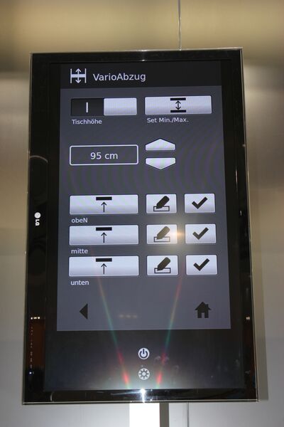 Macht Spaß - das Touch-Panel zur Steuerung der Exploris-Abzugselektronik. (Bild: LABORPRAXIS)