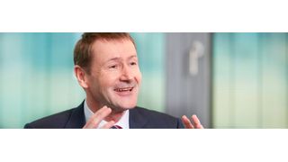 Klaus Helmrich, Mitglied des Vorstands der Siemens AG: „Wir freuen uns, Volkswagen beim Aufbau seiner neuen Industrial Cloud mit unserer offenen IoT-Plattform MindSphere zu unterstützen. Hierfür werden wir die Maschinen, Produktionssysteme und Anlagen durch MindSphere sowie mit unseren Automatisierungsplattformen stärker vernetzen. Dadurch lassen sich Effizienz und Flexibilität in der Produktion sowie die Produktqualität weiter steigern.“ (Bild: Siemens AG)