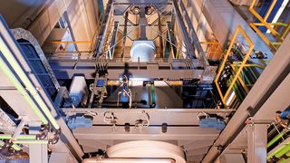 Mit dem neuen Schwerkraftgussofen können bei Tital auch Titanbauteile bis 1500 mm Durchmesser gegossen werden - für Kunden aus der Luftfahrt ein großer Wettbewerbsvorteil.  (Bild: Tital)