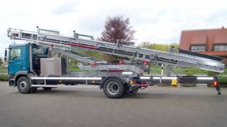 Per Funk fernsteuerbarer LKW zur Waggonentladung von Schüttgut an wechselnden Einsatzorten. (Bild: Apullma)