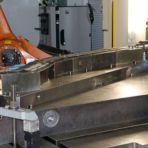 Neue Anforderungen im Karosseriebau führen zu neuen Verfahren, wie dem Hot Metal Gas Forming als Kombination aus Innenhochdruckumformung und Presshärten.