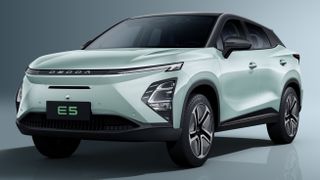 Der Omoda 5 EV von Chery soll ab nächsten Sommer in Barcelona vom Band laufen. (Omoda )