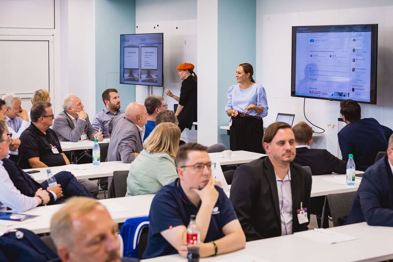 Impressionen vom 24. Würzburger EMS-Tag: Im Mittelpunkt standen aktuelle Branchenthemen, praxisnahe Impulse und insbesondere der persönliche Austausch innerhalb der EMS-Community. (Bild: Stefan Bausewein)