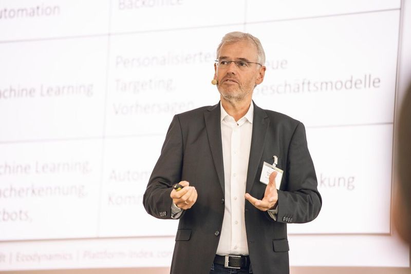 Keynotespeaker Holger Schmidt, Netzökonom, Uniprofessor, Buchautor. Journalist: Deutschland hat beim Thema KI Nachholbedarf (Gollin)