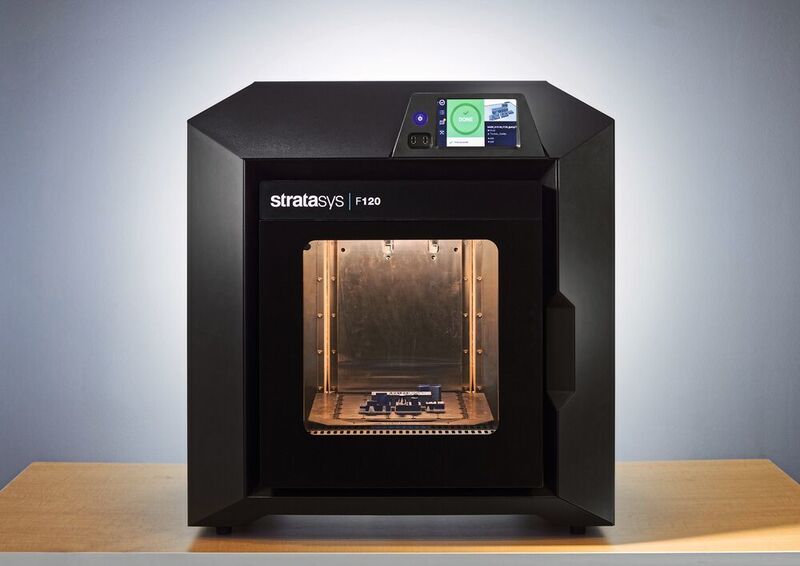 Der Filament-Drucker F120 aus der F123-Serie von Stratasys ist mit der Design-to-Print-Software GrabCAD Print ausgerüstet.  (Halle 12.1, Stand D61) (Stratasys)