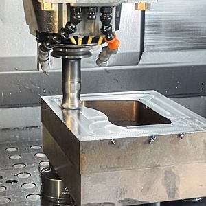 Leistet gleich beim Schruppen gute Vorarbeit: Der 35-Millimeter-Hochvorschubfräser NeoMill-4-HiFeed-90. (Bild:  Mapal)