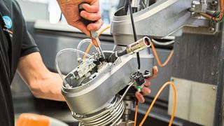 „STM 108 Punkte Check“, „STM Jahresservice“ und „STM Hochdruck-Pumpenservice“ heißen die drei Servicepakete, die STM jetzt für Wasserstrahl-Schneidanlagen und wichtige Komponenten derselben anbietet. Näheres hier im Artikel oder im Rahmen der Blechexpo 2019 in Halle 5 am Stand 5404. (STM)