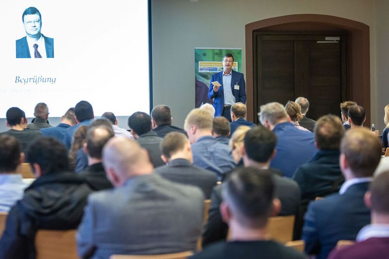 Impressionen der Förderprozessforen 2019: Beim Pumpen- und Schüttgut-Forum diskutieren Experten an zwei Tagen über Probleme bei Förderprozessen. Dabei steht der praxisorientierte Austausch und die gemeinsame Lösungsfindung im Vordergrund des Netzwerktreffens der Pumpen- und Schüttgut-Community. (Stefan Bausewein / PROCESS)