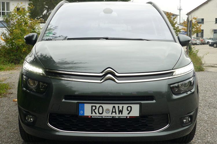 Der gestohlene C4 Grand Picasso e-HDi 115 Exclusive ist in „Shark-Grau Metallic“ lackiert. Die Fg-Nr. lautet VF71A9HC8DJ771253. Der Wagen wurde am 30.09.2013 erstmals zugelassen und trägt das Kennzeichen RO-AW 9. (Foto: AH Weinzierl)