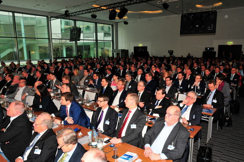 Volle Reihen: Der 5. Fabrikatshändlerkongress in Berlin lockte die Branche. (Zietz)
