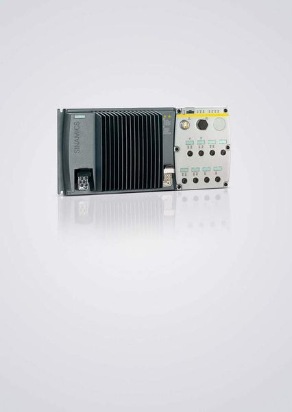 Flach und kompakt: Der Frequenzumrichter G120D baut äußerst flach und kompakt. Ebenso wie die Schaltschrankvariante G120 kann er am Profinet betrieben werden und Sicherheitsfunktionen übernehmen. (Archiv: Vogel Business Media)