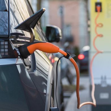 In China laden die E-Autofahrer überwiegend zu Hause. Das öffentliche Ladenetz soll nun stark ausgebaut werden. (Bild: Dirk Kunde)