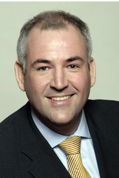 Mark Scherhag, Autohaus Scherhag, Koblenz: „Mit unseren beiden Marken Volkswagen und Hyundai waren wir im März mit dem Auftragseingang zufrieden. Wir haben eine sehr gute Frequenz in unseren Schauräumen. Auch die Nachfrage nach Gebrauchtwagen ist aktuell sehr gut und wir sind sehr zufrieden. Auf der Ertragseite belasten jedoch die Restwerte der zurückkommenden Leasingfahrzeuge die Situation. Einen erfolgreichen Jahresstart hatten wir im Service. Besonders im K & L Bereich hat es aufgrund des Winters einen Schub gegeben.“ (Archiv: Vogel Business Media)