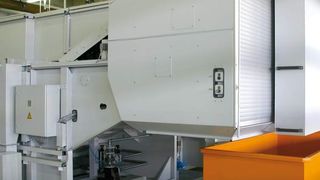 In der Filteranlage wird das Späne-Emulsions-Gemisch der Prozesse Drehen, Fräsen und Schleifen separiert und aufbereitet. (Archiv: Vogel Business Media)