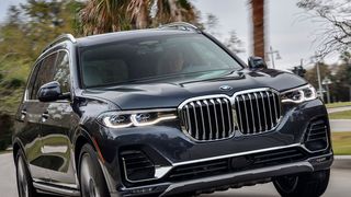 Der BMW X7 kostet mindestens 86.300 Euro. (BMW)