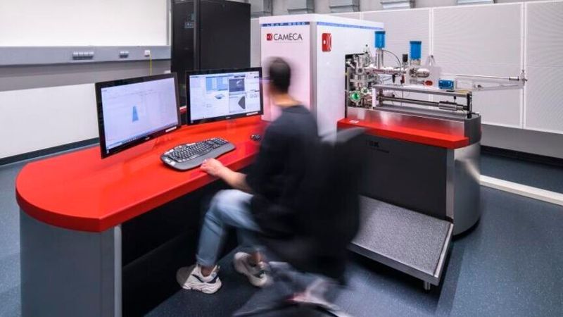 Batterien verlieren Lithium an den Stromkollektor - das ergaben Untersuchungen der Ruhr Universität Bochum, des KIT und des Helmholtz Instituts Ulm mit Atomsondentomografie.(Bild:  Tong Li)