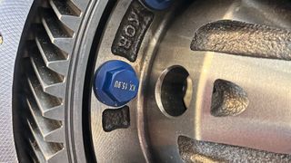 Für einen sicheren Einsatz von ultra-hochfesten Schrauben ist neben der richtigen Werkstoffauswahl und dem optimierten Wärmebehandlungsprozess auch die konstruktive Auslegung entscheidend.  (Bild: Kamax)