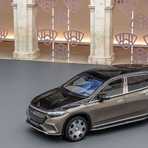 Mit dem Mercedes-Maybach EQS SUV 680 erscheint das bisher luxuriöseste Elektroauto von Mercedes.(Bild:  Mercedes-Benz)