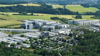 Rund 3700 Mitarbeiter sind in Blomberg, dem Sitz des Stammhauses der Phoenix Contact-Gruppe, beschäftigt. (Phoenix Contact)