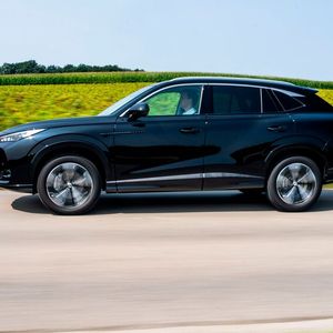 Gegenüber dem Vorgänger ist der neue MG HS leicht auf nun 4,66 Meter Länge gewachsen.(Bild:  MG Motor)