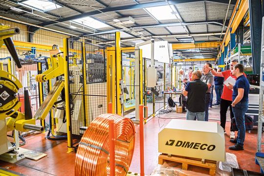 Werksführungen und verschiedene Konferenzen konnte bei der Hausmesse von Dimeco besucht werden.(Bild:  Dimeco)