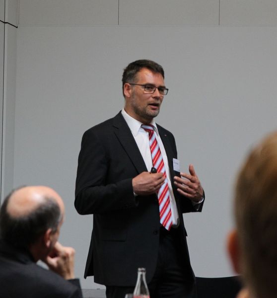 Klaus Kaltschnee referierte über die Anbindung von Freelance an Manufacturing Execution Systeme (MES). (Bild: Ernhofer/PROCESS)