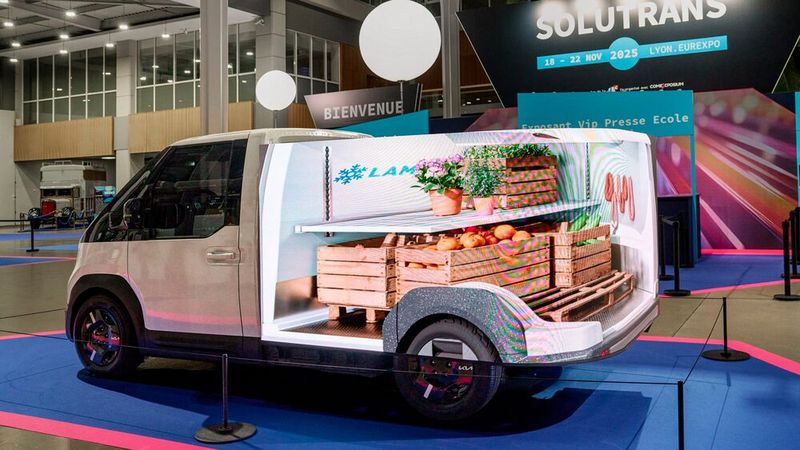 Auch als geräumiger Transporter lässt sich der PV5 einsetzen. (Bild: Kia)